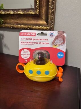 NWT Skip * Hop Yellow Submarine Pull & Go Bath Toy with a Skipper Monkey Driver